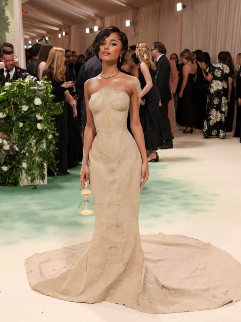 حقيبة يد تيلا في الميت غالا 2024