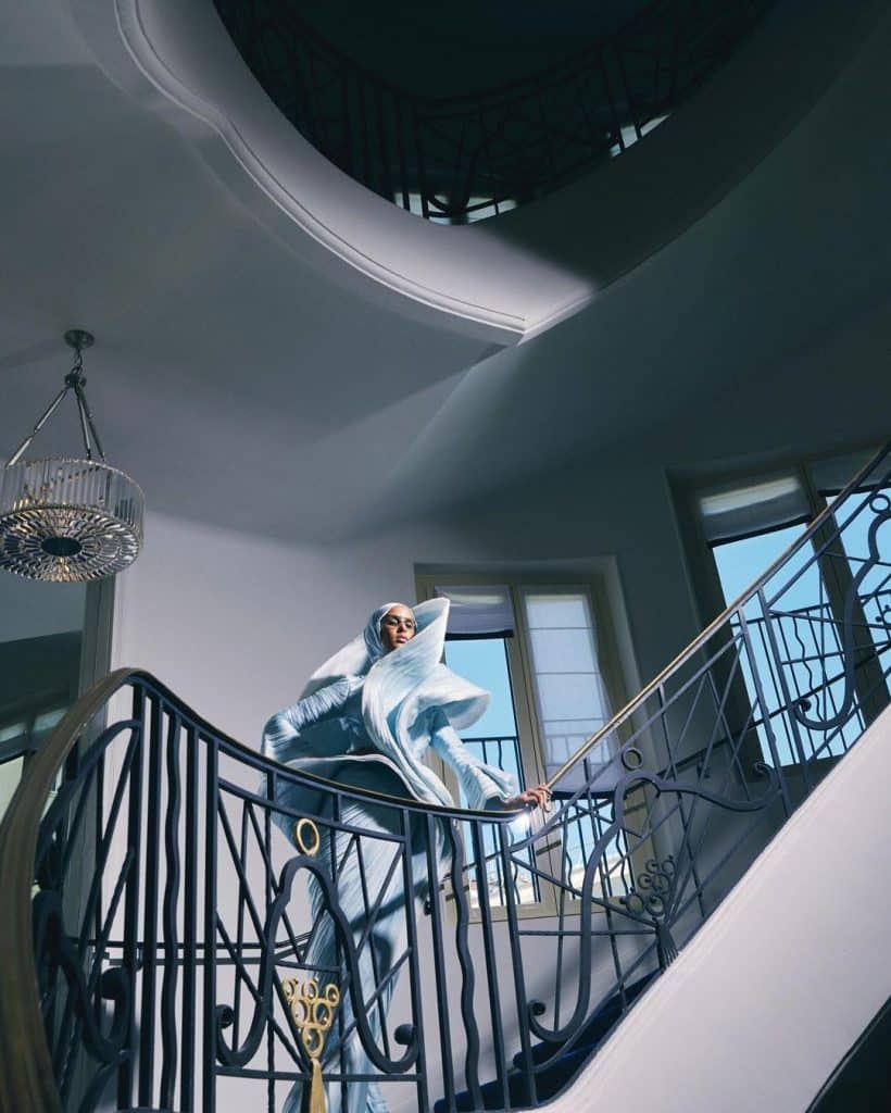 فستان هندسي من تصميم cheneychanofficial