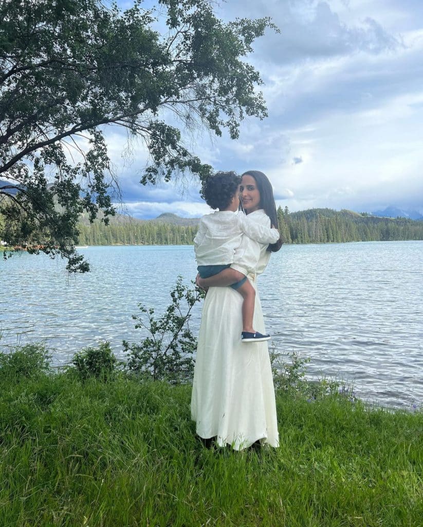 الشيخة هند بنت حمد مع أولادها