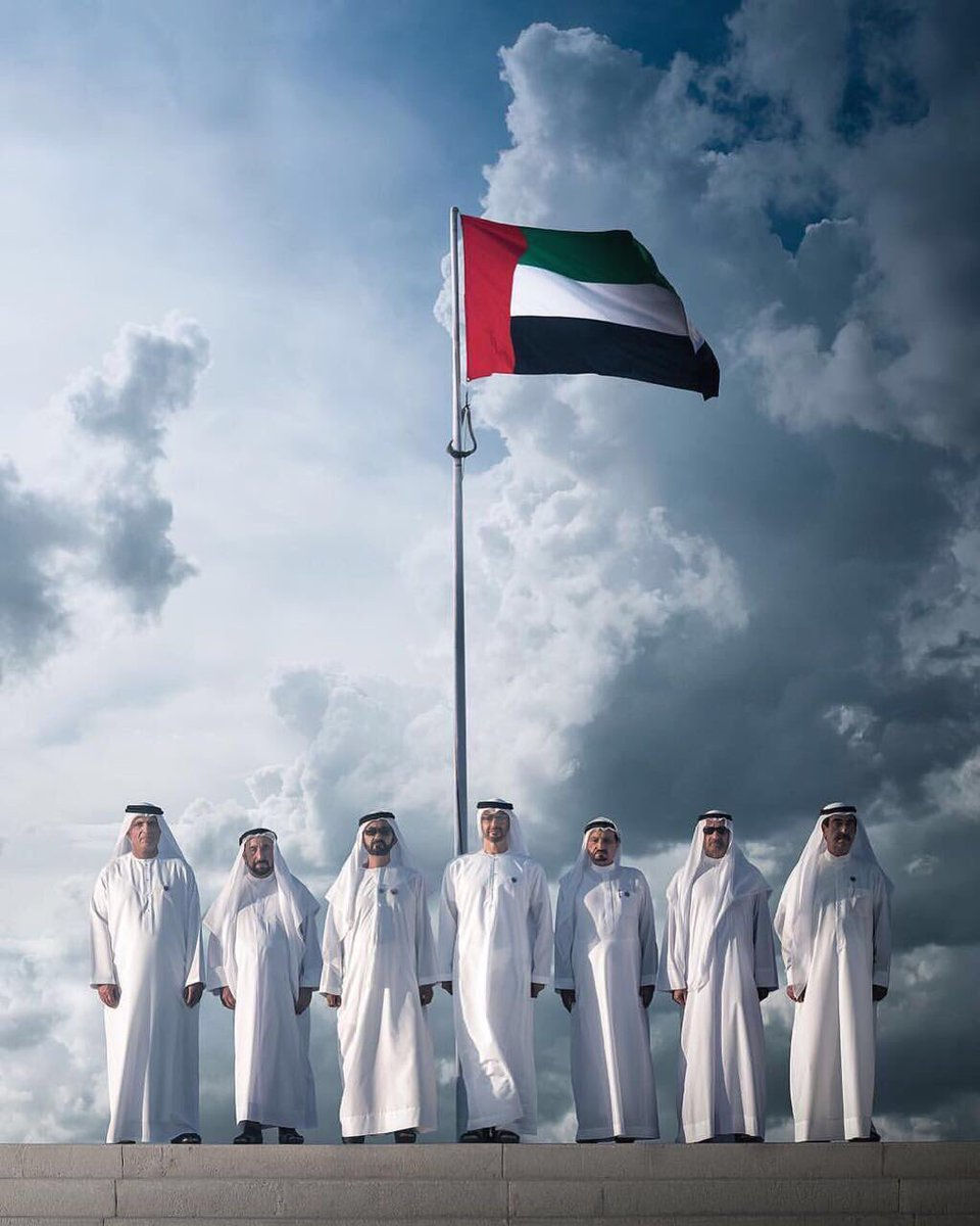 يوم العلم الاماراتي رايات ترفرف في حب الوطن - هاربرز بازار