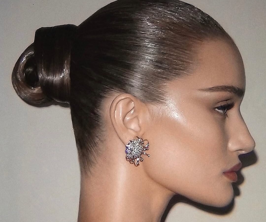 طريقة غسل الشعر الصحيحة حتى لا يتساقط شعرك