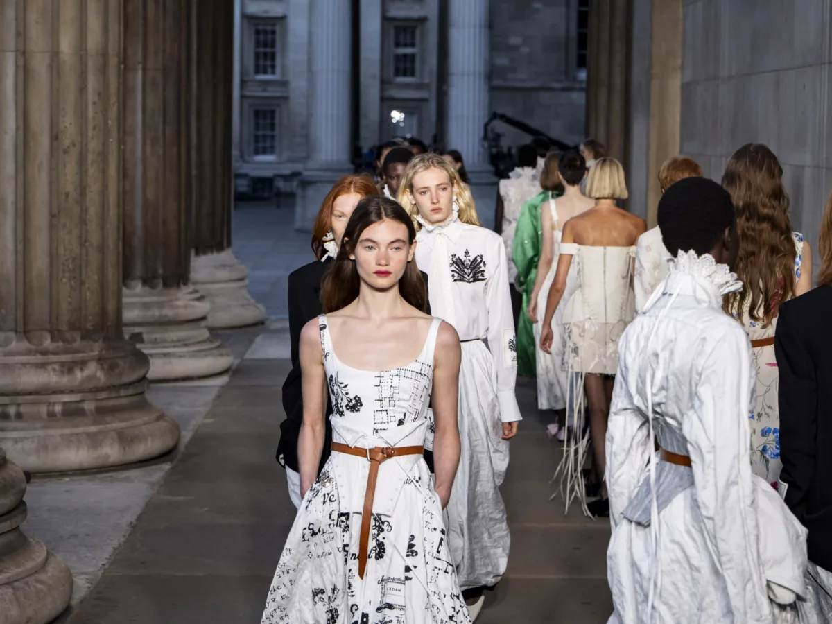 موضة صيف 2026 من أسبوع الموضة في لندن