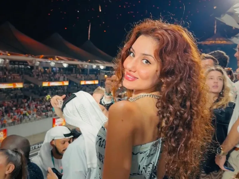 إطلالات الفنانين العرب من سباق أبو ظبي ف 1 2025 يتألقون بين السرعة والأناقة