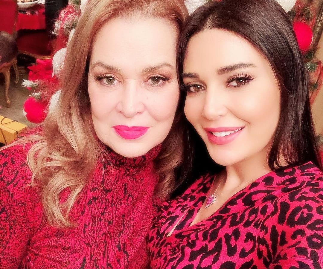 صورة تجمع سيرين عبد النور بوالدتها الراحلة