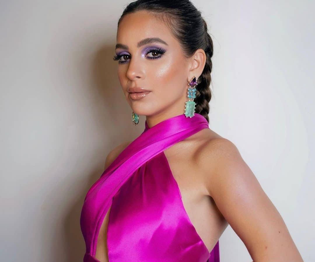 سر واحد جعل فستان زفاف جميلة عوض هو الأجمل على الإطلاق!
