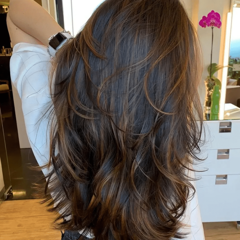 إليك أفضل 7 أنواع بلسم للشعر الدهني لشعر مغذى قوي وصحي