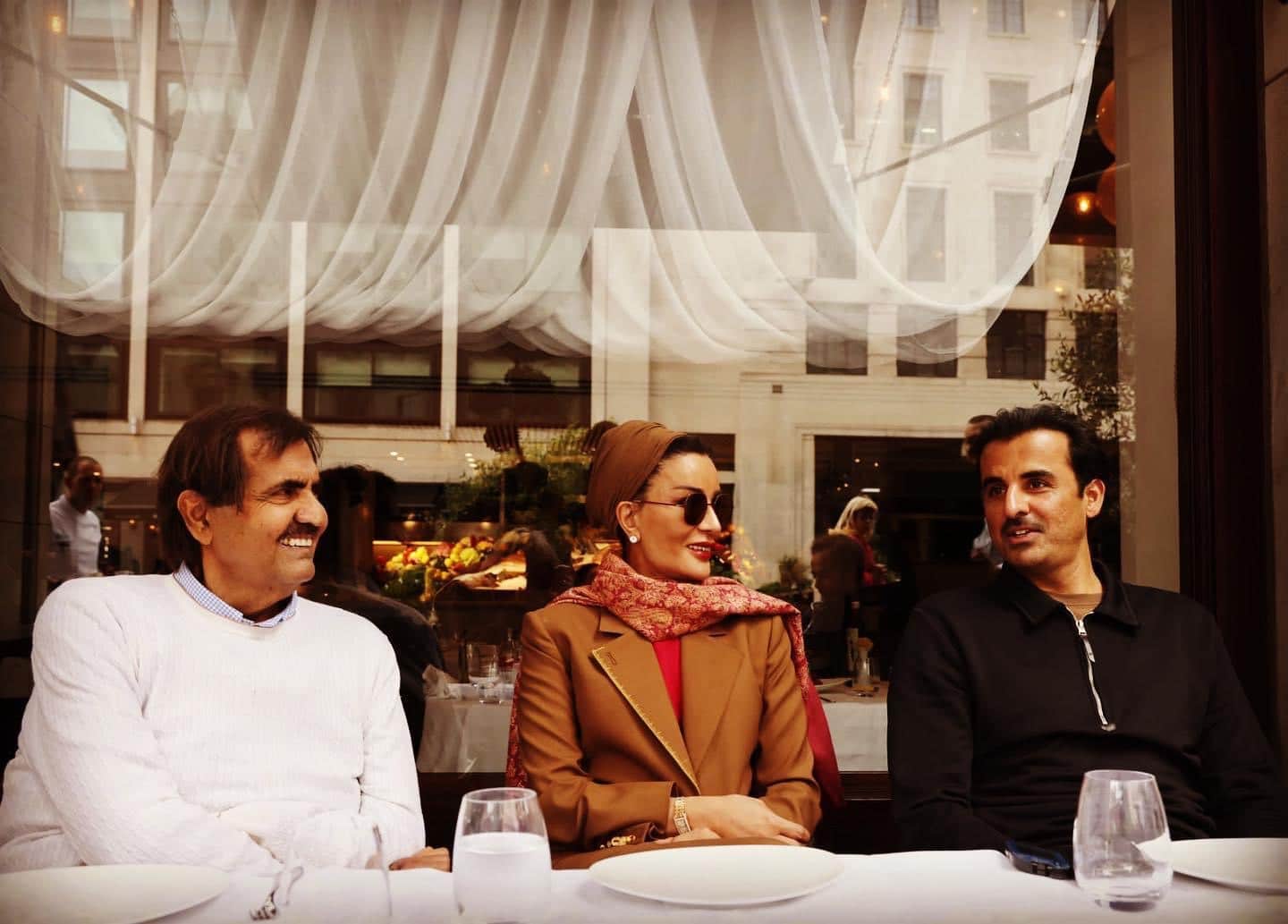 عائلة الشيخ حمد والشيخة موزا